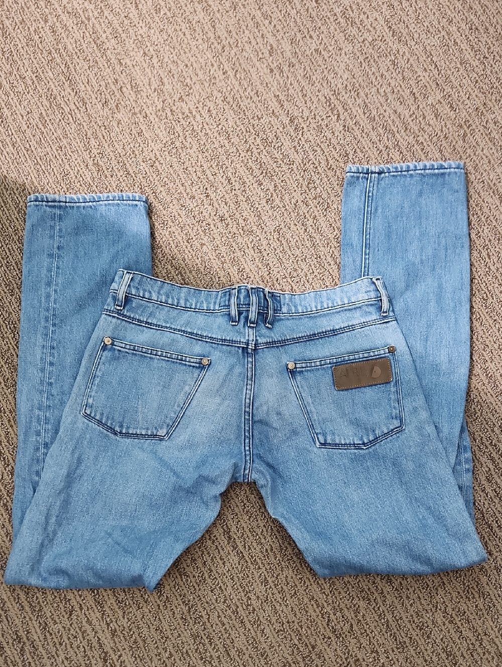 April 77 Sinner Santa Cruz Jeans Size 29